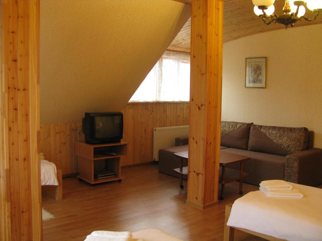 Asmonienes Sveciu Namai "Senoji Mokyklele" Smalininkai Quarto foto