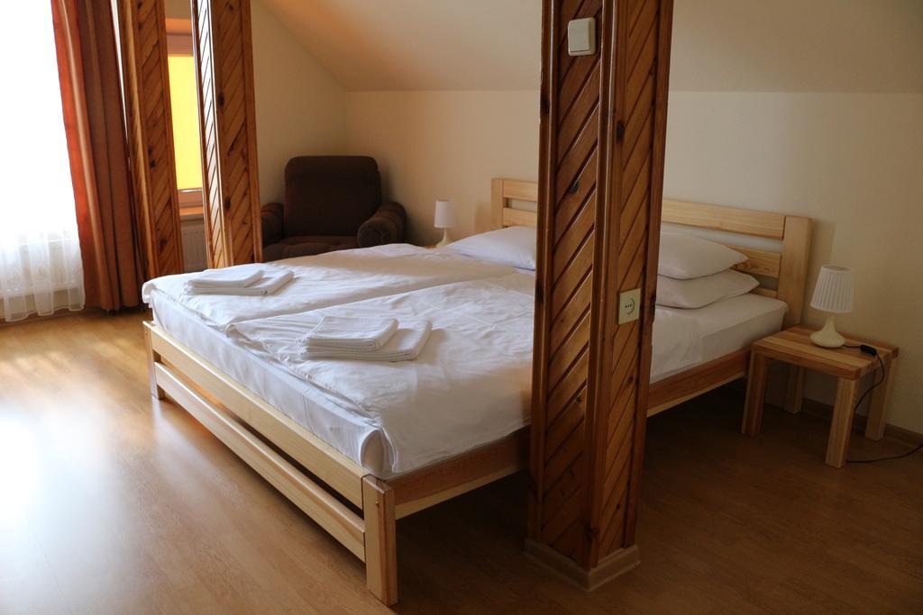 Asmonienes Sveciu Namai "Senoji Mokyklele" Smalininkai Exterior foto